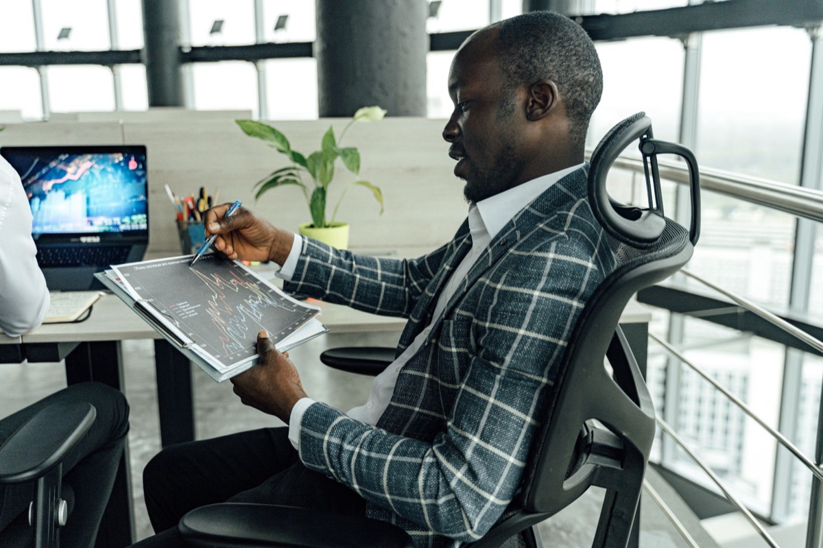 Cadeira ergonômica para trabalho remoto